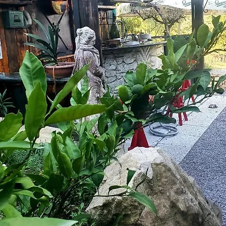 Little Brioni Casa de Férias